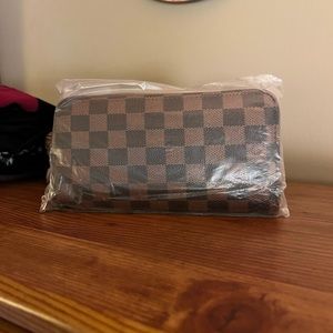 Checkered full zip wallet